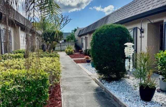 9313 Lennex Lane photos photos