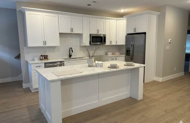 *August 2028* - Brand New Build 5 Bed, 5 Bath Brick Townhome! Amazing Location! Gallery 3