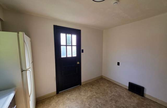 Welcome Home to this 3 Bedroom House in Homestead! Gallery 4