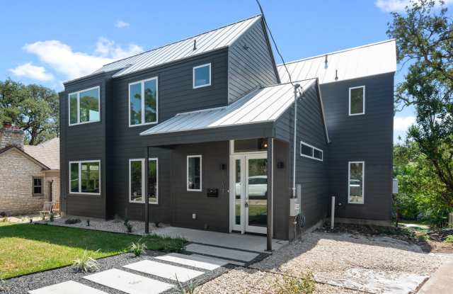 UT PRE-LEASE: 2018 Construction - 6 BR / 5 BA North Campus - Walk to UT - Designer Finishes - Chef's Kitchen Gallery 3