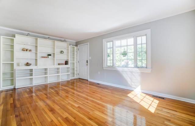 117 Sharon Springs Drive Gallery 4