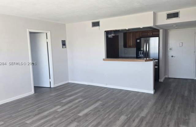 8024 Tatum Waterway Dr Gallery 3