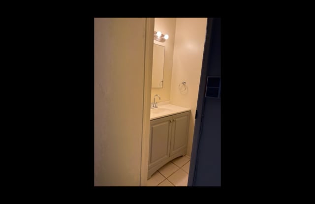 6841 Coldwater Canyon Gallery 4