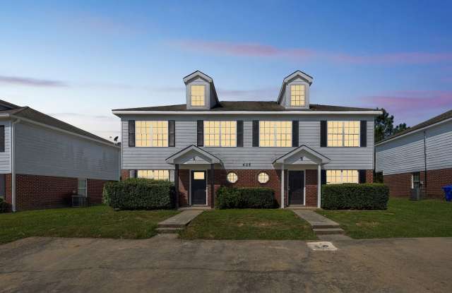 Spacious 4BR Townhome in Monroe photos photos
