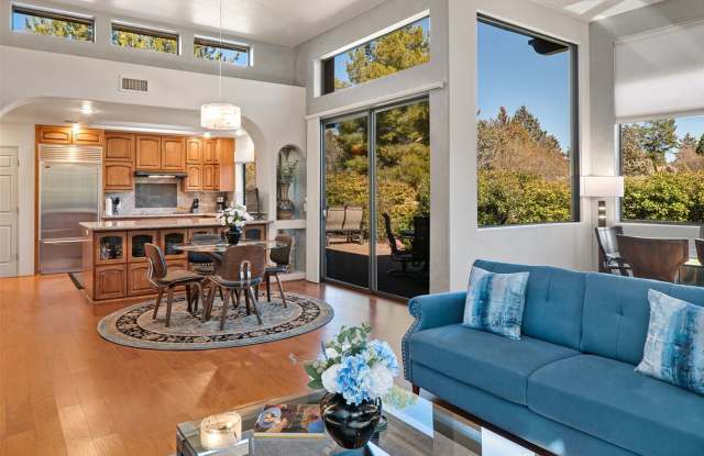 Lux 2-King Suite Luxury Townhome! Pool + Hot Tub! Gallery 4