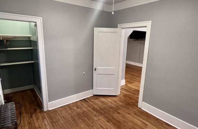 17860 Glendale Street Gallery 2