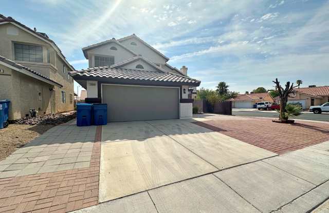 Upgraded Paradise Valley Gem! Solar Panels + No HOA Gallery 3