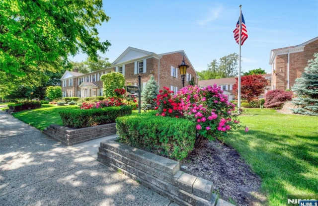 374 Ridgewood Avenue 2 photos photos