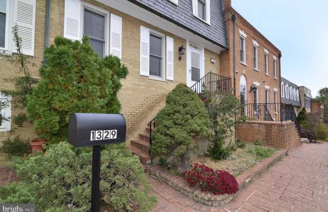 1329 LYNNBROOK DRIVE Gallery 2