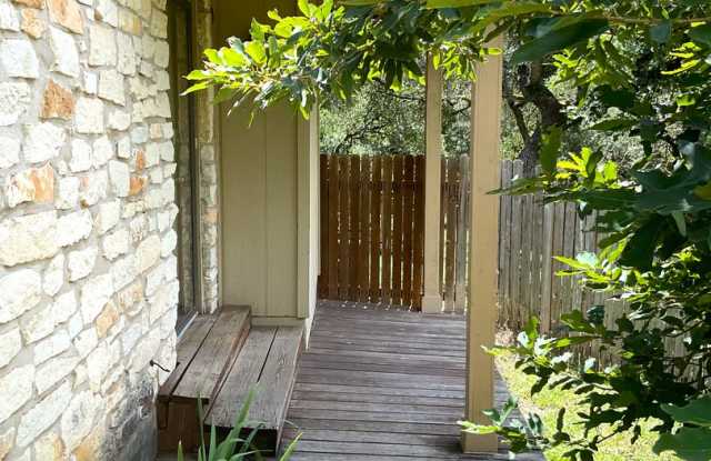 Upgraded Hill Country duplex photos photos