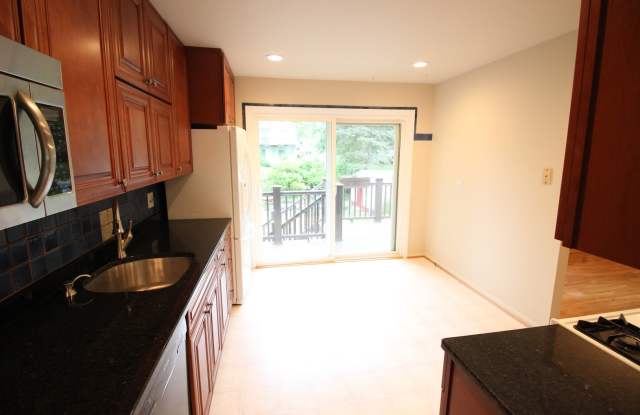 11805 Charen Lane Gallery 2