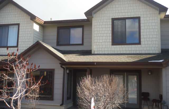 4 bedroom Townhome in RIO HOMES_Available NOW! - 1535 East Payton Way, Flagstaff, AZ 86001