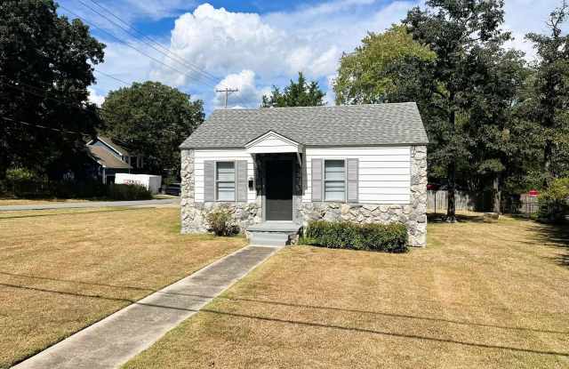 700 Wildwood Gallery 1