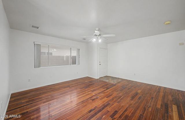 1830 N CENTER Avenue Gallery 4