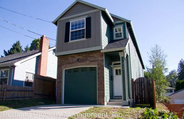 2746 SE 78th Avenue - 2746 Southeast 78th Avenue, Portland, OR 97206