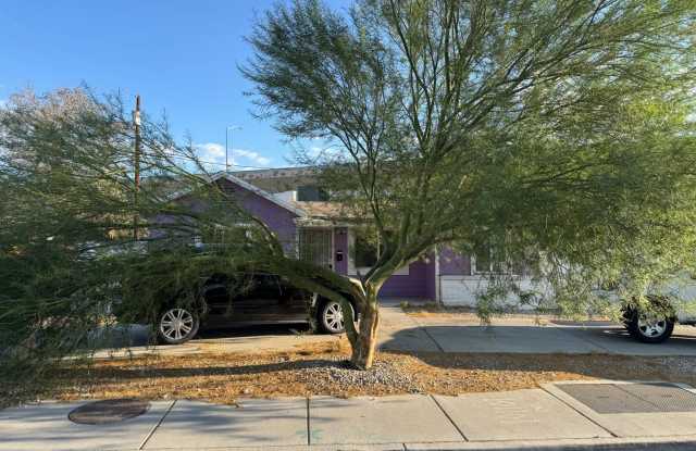 Downtown Home for Rent. Be near all the action. All Util Included photos photos