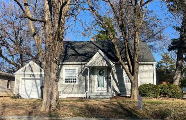 Spacious 3 bedroom, 1 bath Home - Available July 2026! photos photos