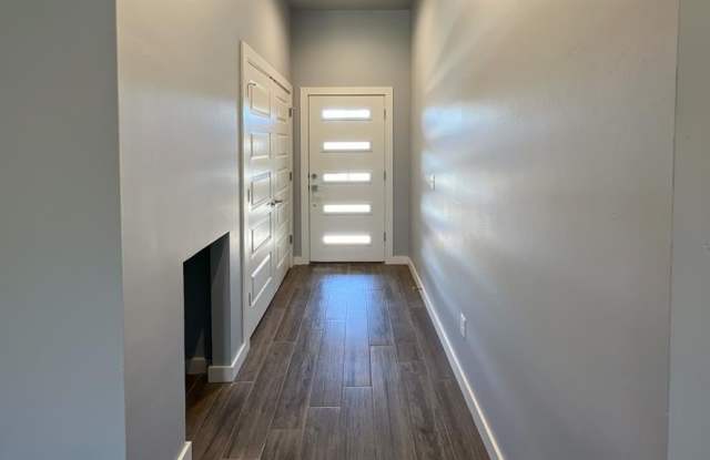 424 Remington Avenue Gallery 3