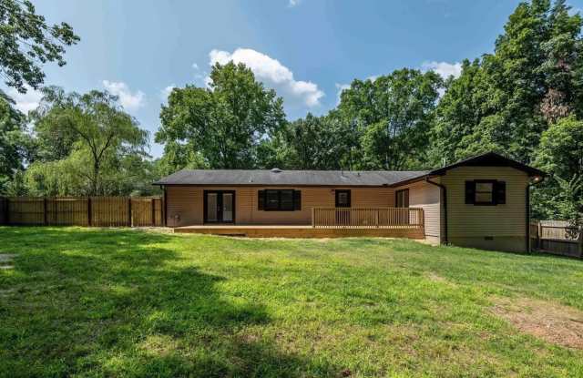 Totally renovated east-side location 4BR 3BA! Gallery 3