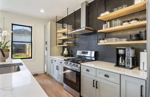 593 Formwalt Street SW Gallery 1