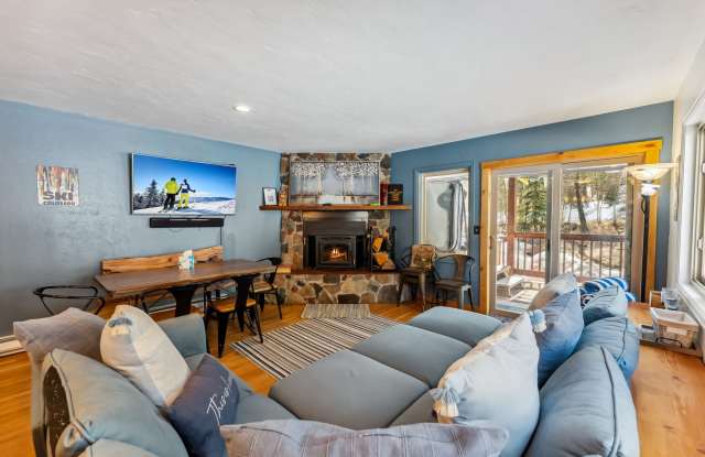 876 Broken Lance Drive Gallery 2
