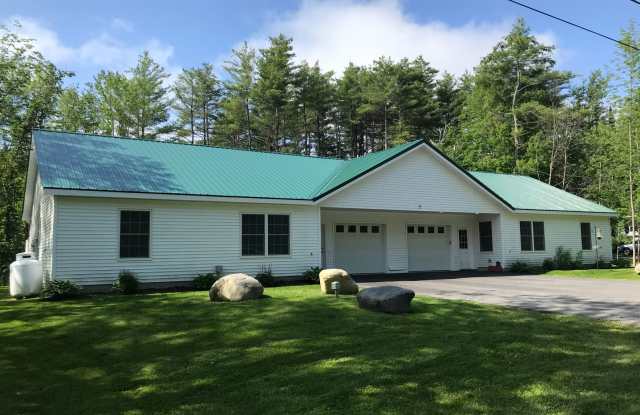 1 Sulky Run-Unit A/Gray: Newer 2BR/2 BA condo available 09/01/24 $2,250.00 + utilities - 1 Sulky Run, Gray, ME 04039
