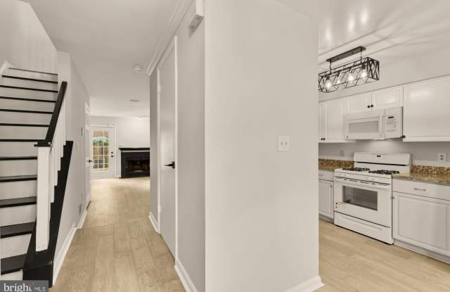 7553 CHRISLAND Cove Gallery 2