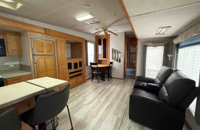 Bruceville Rd Fifth Wheel photos photos