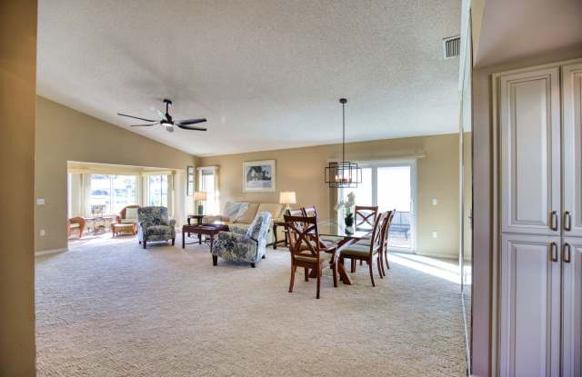 Seasonal Short-Term 2 Bedroom 2 Bathroom Villa located in Plantation! Gallery 4