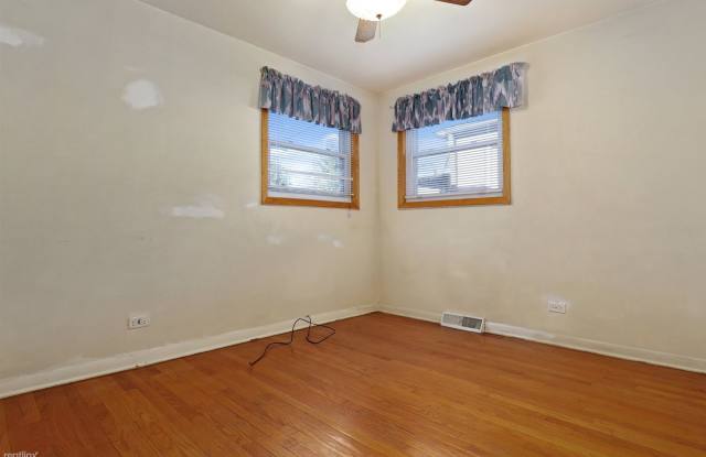 6012 S McVicker Ave Gallery 3