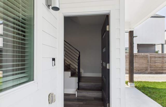 Modern Austin Living in the Heart of Montopolis Gallery 4