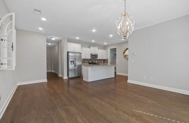 Spacious 4BR Townhouse with 2-Car Garage Near Downtown Greer, NO APPLICATION FEE if APPROVED photos photos