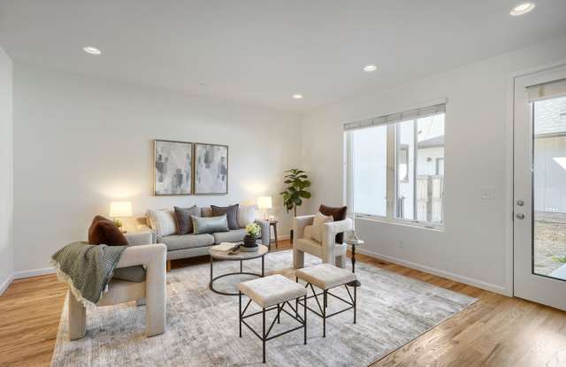 2  Bed Townhome Available Near Sloan's Lake Gallery 3
