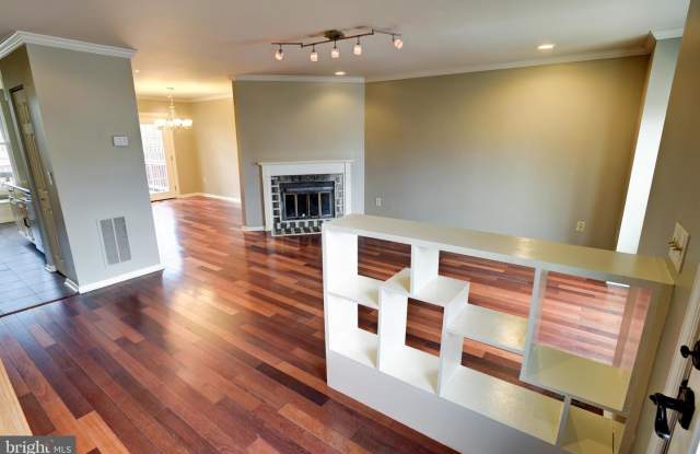 4603 LANGSTON DR Gallery 3