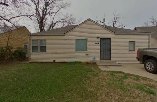 1607 N Erie photos photos