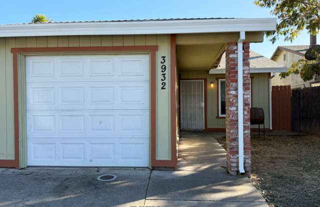 3932 Renick Way Gallery 3