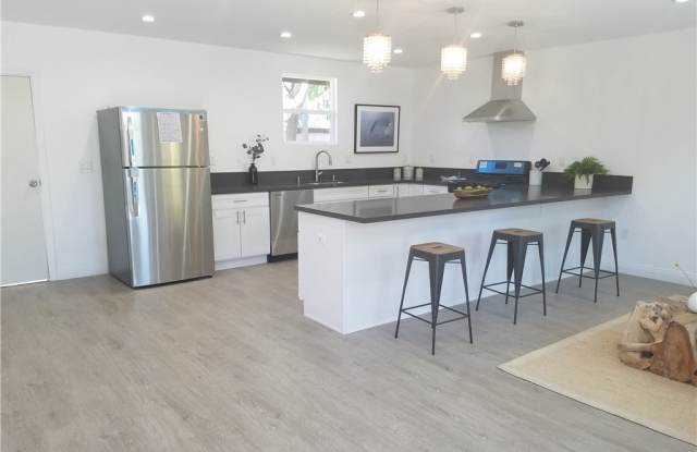 5927 Topeka Drive Gallery 4