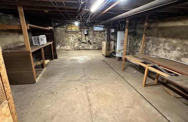 1835 DICKINSON Street Gallery 3