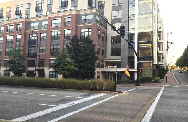 145 RIVERHAVEN Drive unit: 533 photos photos