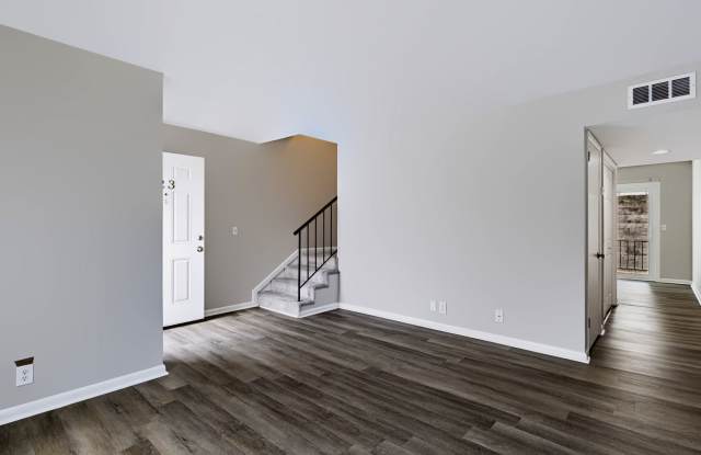 Updated 2BR/1.5BA Condo in South Nashville – Washer & Dryer Included! close to Brentwood! Gallery 4