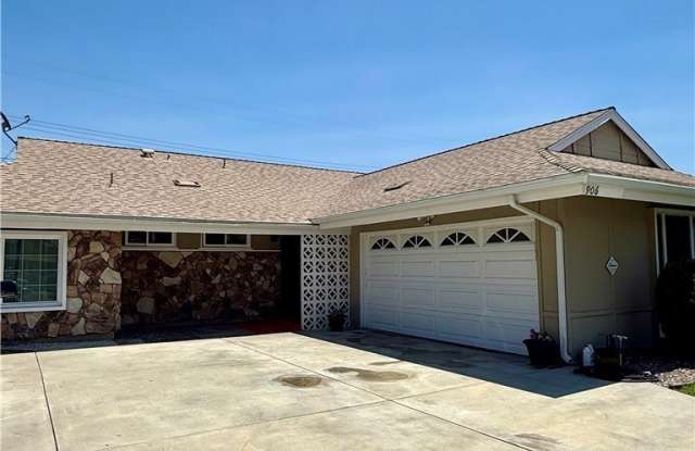 906 N Sacramento Avenue photos photos