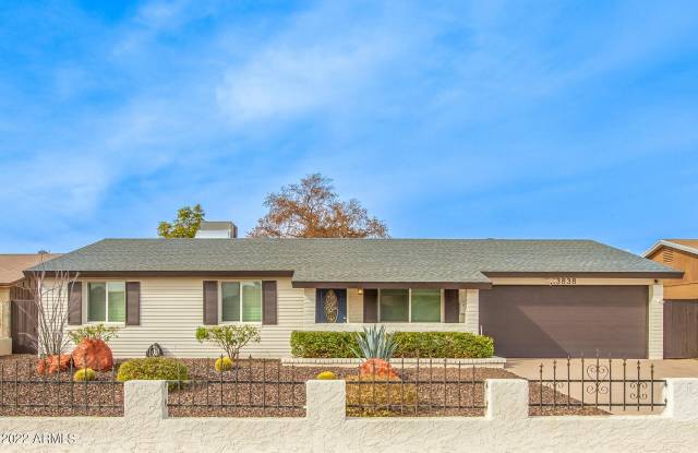 13838 N 37th Way photos photos