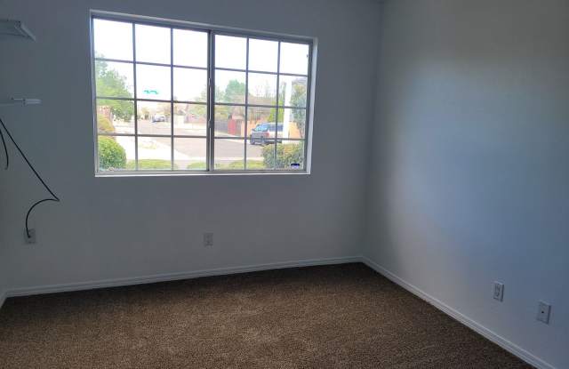 NW 3 bedroom 2 bath home. Gallery 2