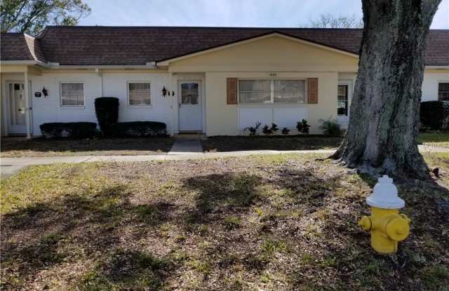 1682 S LAKE AVENUE - 1682 South Lake Avenue, Largo, FL 33756