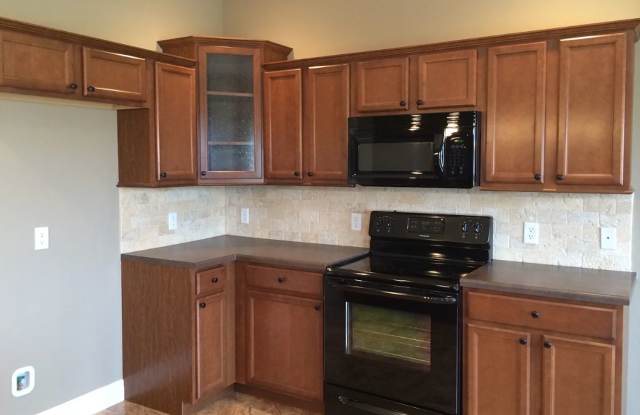 Fully Fenced 4 Bedroom Home - Pearson Park/Strafford MO $500 Move In Credit Gallery 3