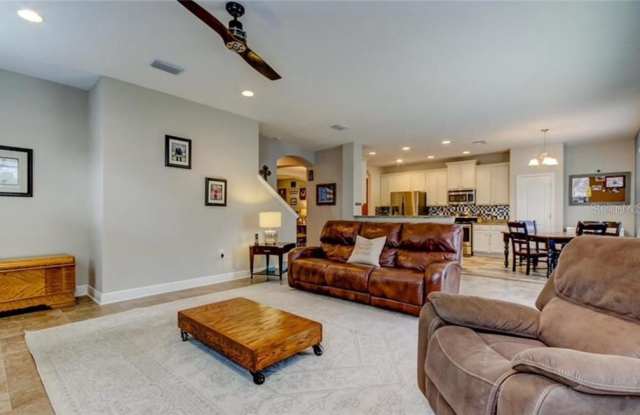 2839 W SHELTON AVENUE Gallery 4