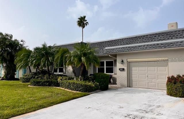9135 PINEHURST DRIVE - 9135 Pinehurst Drive, Seminole, FL 33777