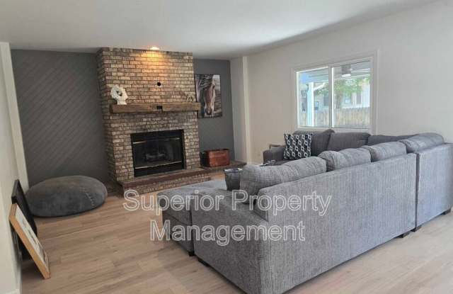4126 Stoneridge Ct Gallery 2