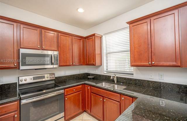 8815 NW 116th Ct Gallery 3