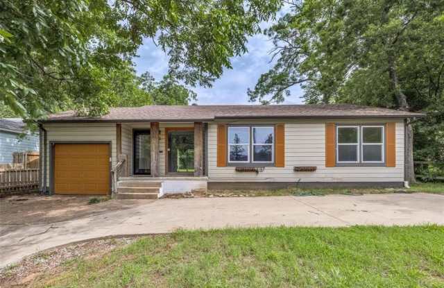 917 W Washington Street - 917 West Washington Street, Sherman, TX 75092